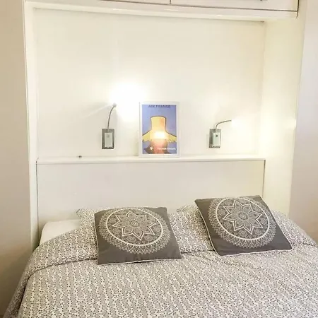 Appartement Charmant Avec Piscine Et A 300m De La Mer