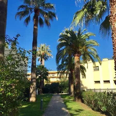 Charmant Avec Piscine Et A 300m De La Mer Juan-les-Pins